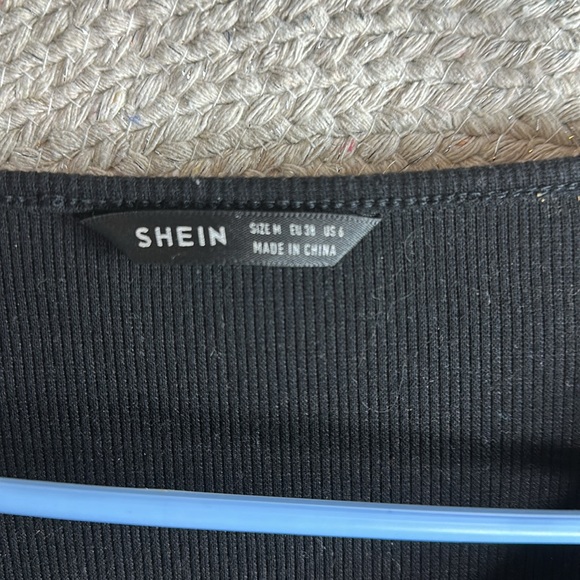 Black SHEIN zipper long sleeve crop top - Picture 2 of 5